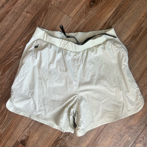 Gym Shark Mint Green Men’s Speed Evolve 5’ Short Size M - Picture 1 of 5